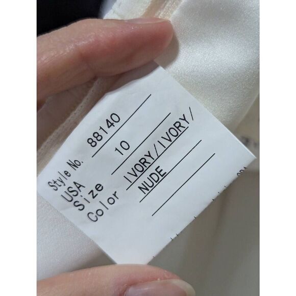 Justin Alexander Ivory/Nude Chiffon Bridal Gown NWT Size 10 Style 88140 - Picture 12 of 13